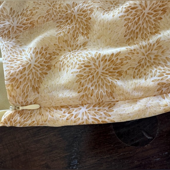 Like New fully lined Maxi dress. Size medium. - Picture 8 of 9